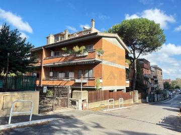 Appartamento in vendita a Roma RM