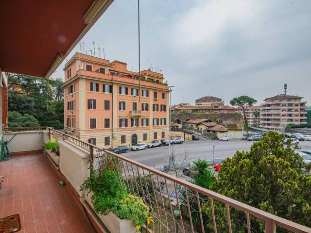 Appartamento in vendita a Roma RM