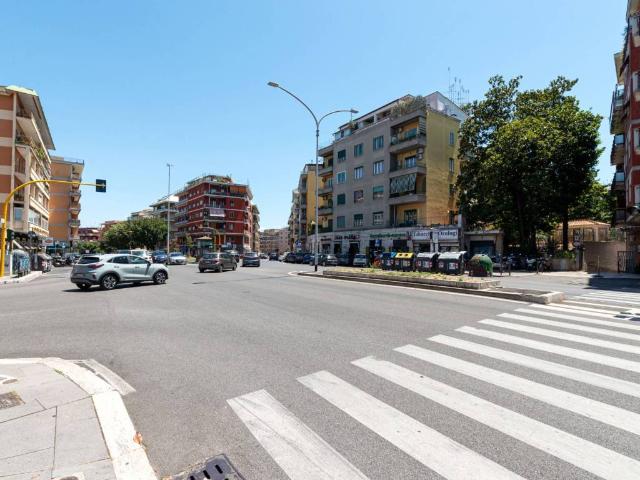 Appartamento in vendita a Roma RM