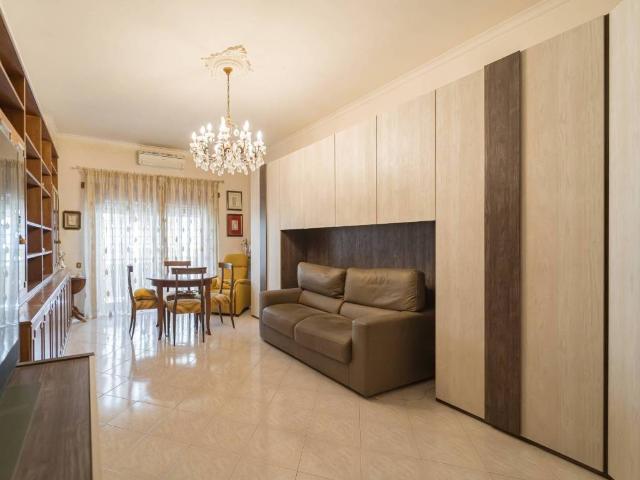 Appartamento in vendita a Roma RM