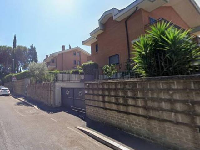 Appartamento in vendita a Roma RM