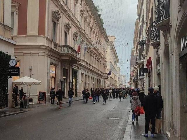 Appartamento in vendita a Roma RM