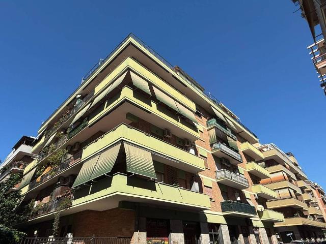 Appartamento in vendita a Roma RM