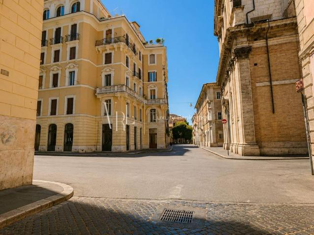 Appartamento in vendita a Roma RM