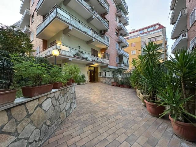 Appartamento in vendita a Roma RM