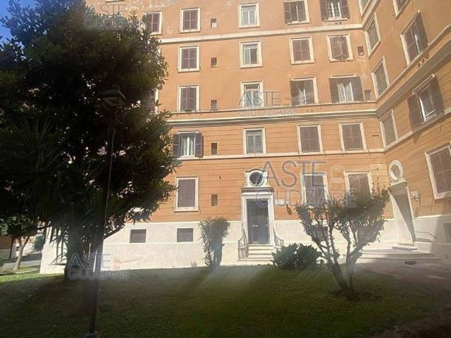 Appartamento in vendita a Roma RM