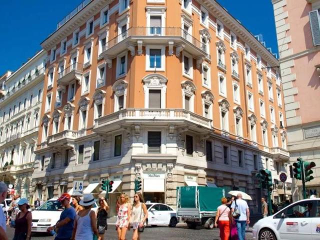 Appartamento in vendita a Roma RM