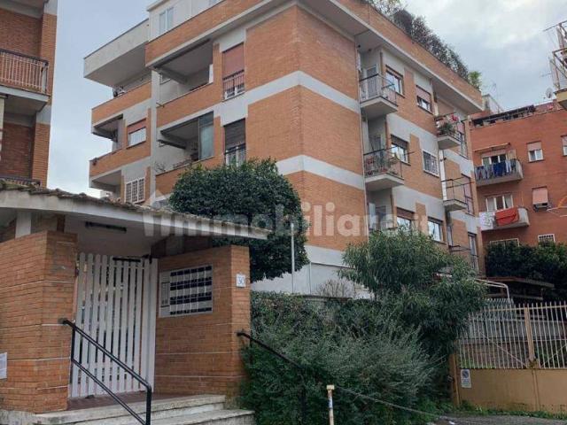 Appartamento in vendita a Roma RM