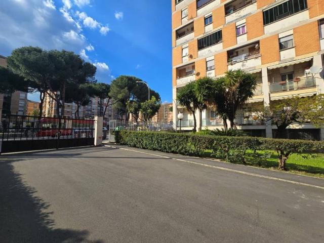 Appartamento in vendita a Roma RM