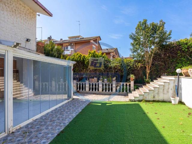 Appartamento in vendita a Roma RM