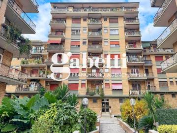 Appartamento in vendita a Roma RM
