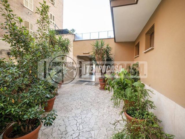 Appartamento in vendita a Roma RM