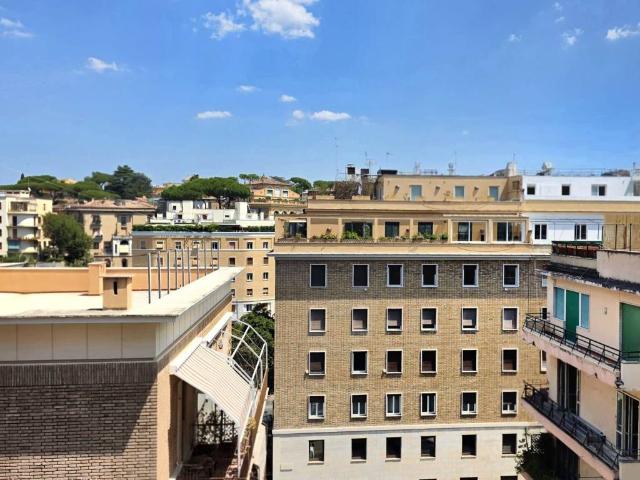 Appartamento in vendita a Roma RM