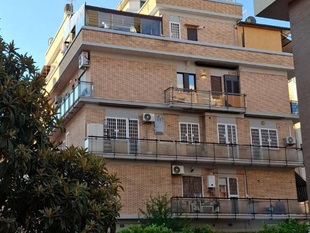 Appartamento in vendita a Roma RM