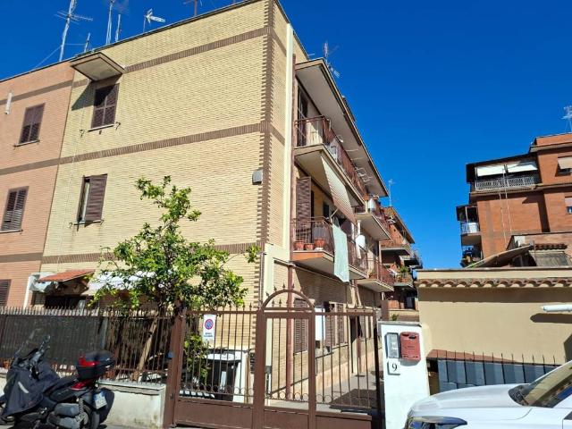 Appartamento in vendita a Roma RM
