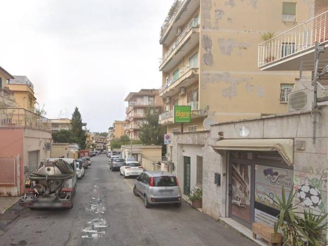 Appartamento in vendita a Roma RM