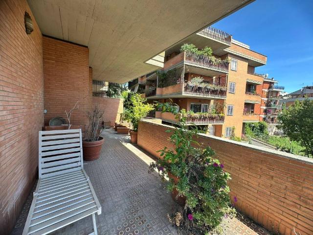Appartamento in vendita a Roma RM