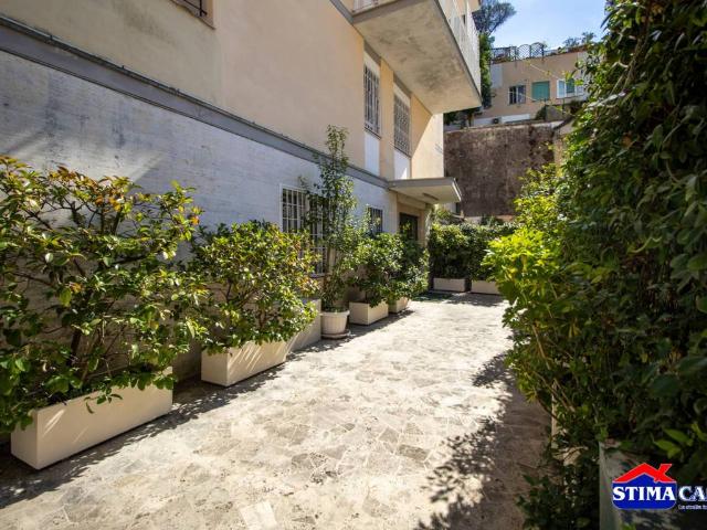 Appartamento in vendita a Roma RM