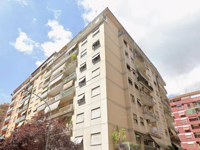 Appartamento in vendita a Roma RM