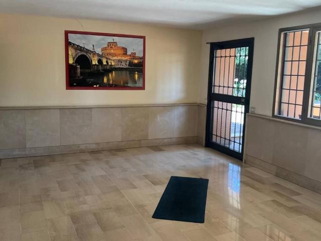 Appartamento in vendita a Roma RM