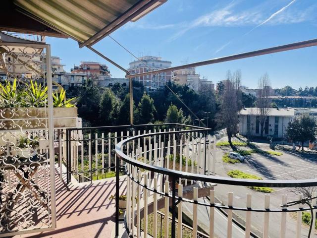 Appartamento in vendita a Roma RM