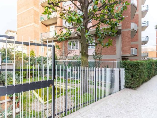 Appartamento in vendita a Roma RM