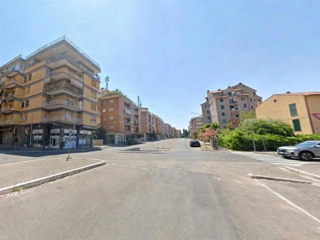 Appartamento in vendita a Roma RM