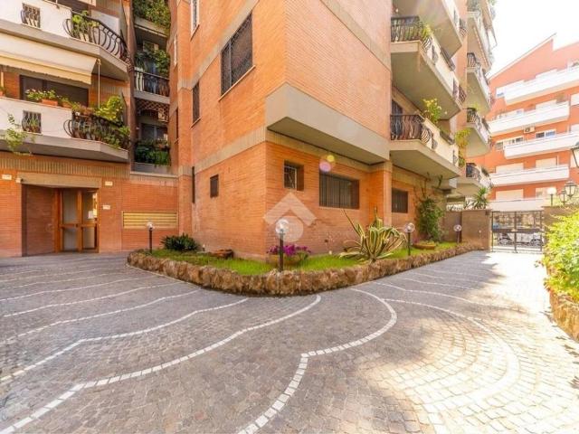 Appartamento in vendita a Roma RM