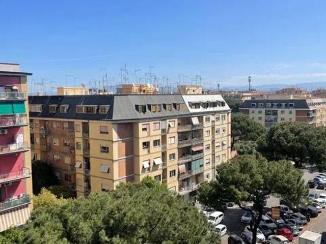 Appartamento in vendita a Roma RM