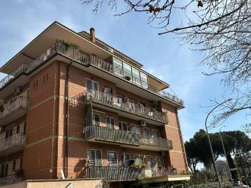 Appartamento in vendita a Roma RM