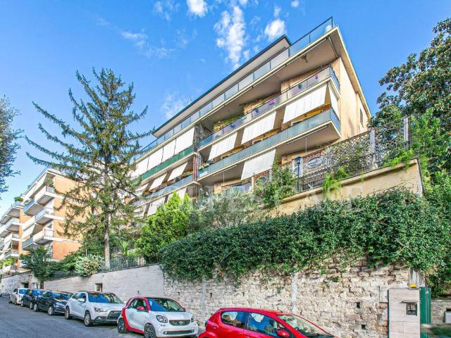 Appartamento in vendita a Roma RM