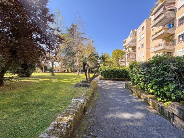 Appartamento in vendita a Roma RM