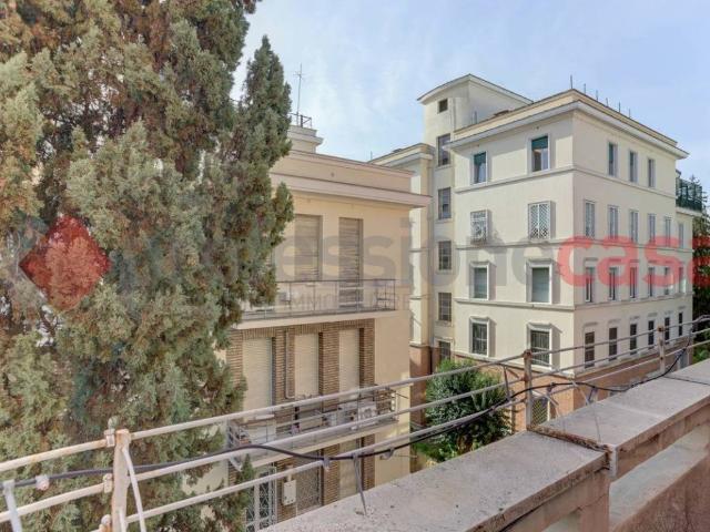 Appartamento in vendita a Roma RM