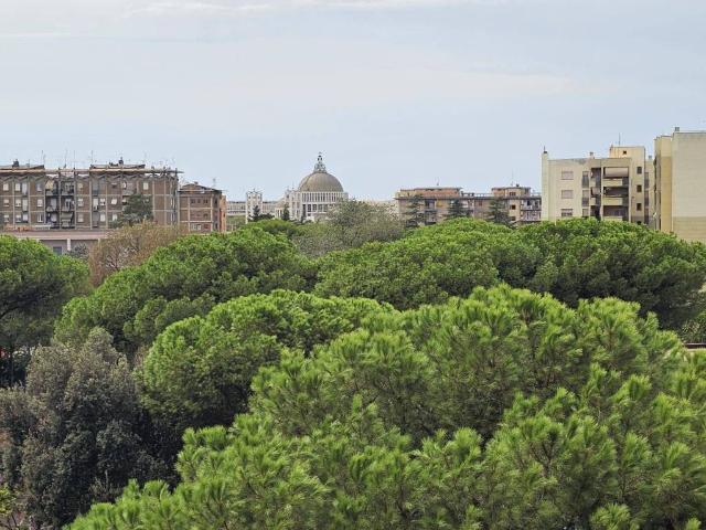 Appartamento in vendita a Roma RM