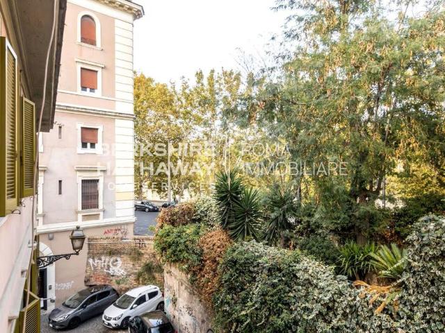 Appartamento in vendita a Roma RM