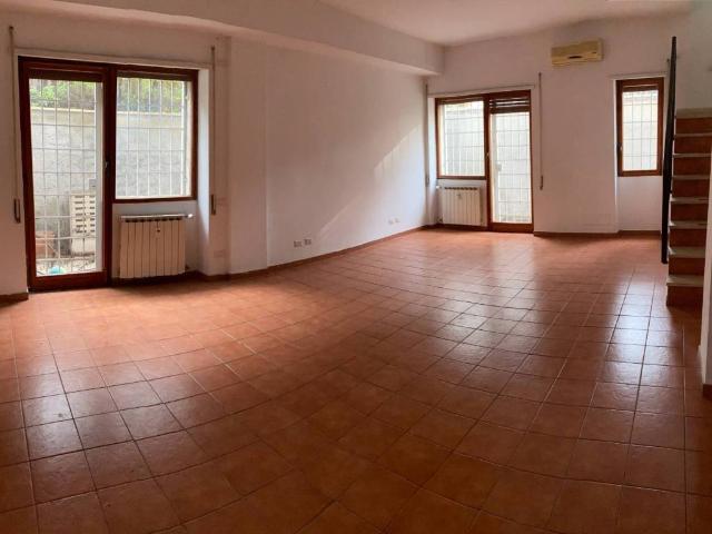 Appartamento in vendita a Roma RM