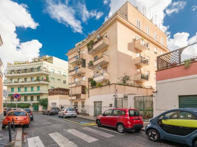 Appartamento in vendita a Roma RM