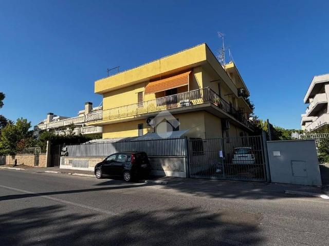 Appartamento in vendita a Roma RM