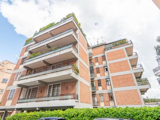Appartamento in vendita a Roma RM