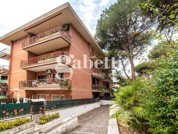 Appartamento in vendita a Roma RM
