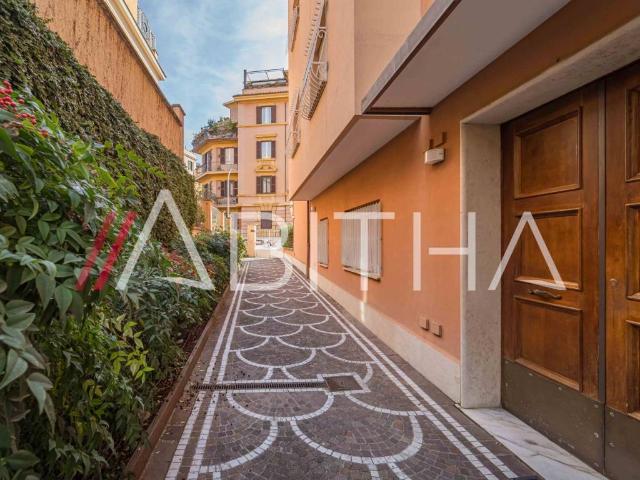 Appartamento in vendita a Roma RM