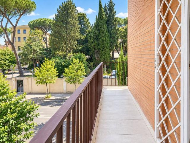 Appartamento in vendita a Roma RM