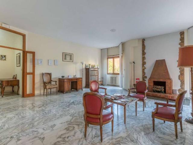 Appartamento in vendita a Roma RM