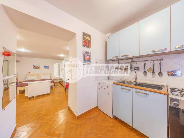 Appartamento in vendita a Roma RM