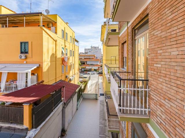 Appartamento in vendita a Roma RM