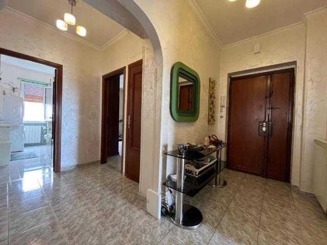 Appartamento in vendita a Roma RM