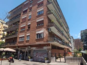 Appartamento in vendita a Roma RM