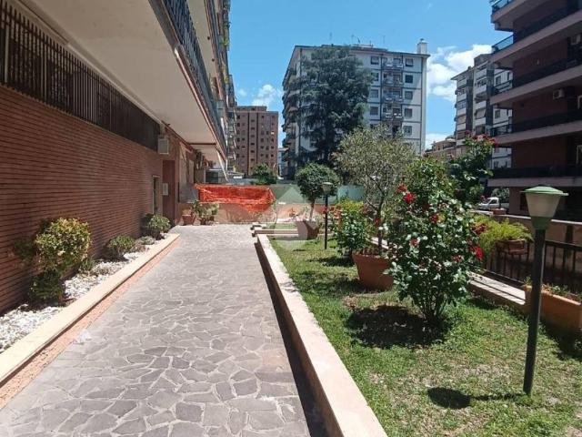 Appartamento in vendita a Roma RM