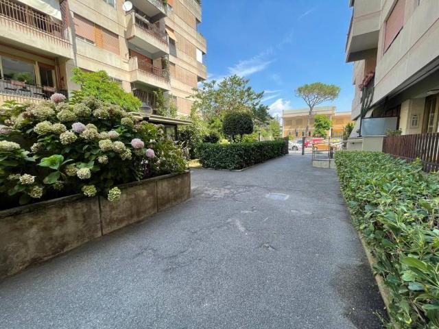 Appartamento in vendita a Roma RM