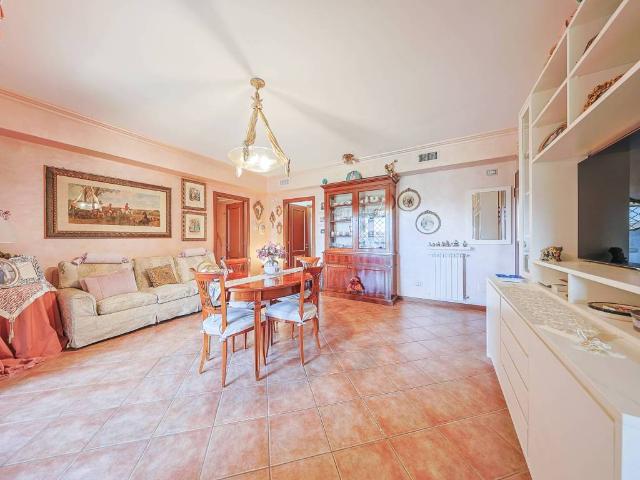 Appartamento in vendita a Roma RM